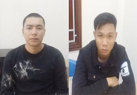Hai đối tượng Hoàn và Phát tại cơ quan điều tra.