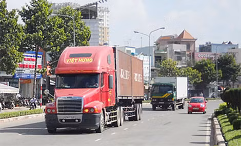 Khủng hoảng thừa xe đầu kéo – doanh nghiệp khốn đốn