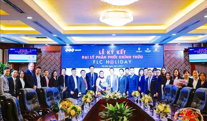 Với hợp đồng này, Cenland, Lộc Sơn Hà và Hoàng Tùng Land trở thành 3 đại lý phân phối chính thức dự án chia sẻ kỳ nghỉ FLC Holiday của Tập đoàn FLC.