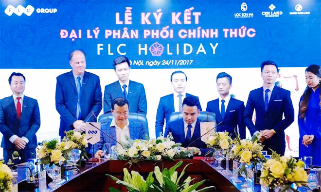 Đại diện Tập đoàn FLC ký hợp đồng với các 3 đại lý.