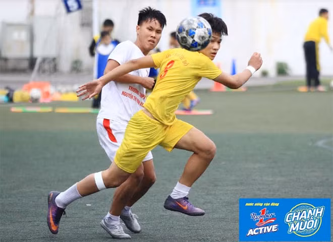 Với chiến thắng ở bán kết, trường THPT Nguyễn Thị Minh Khai đang tiến gần hơn đến chiếc cúp vô địch.