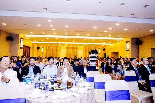 Lễ quay thưởng Đợt 1 Chương trình "Xuân gắn kết - Tết tri ân" 2017 Mega Sale Bảo Việt thu hút sự tham gia của hơn 300 khách hàng.