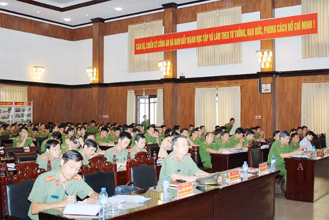 Các đại biểu dự Hội nghị.