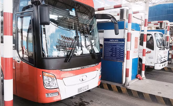 Các phương tiện từ Kiên Giang chỉ sử dụng chưa đến 1km đoạn tuyến trùng giữa QL80 và QL91 vẫn phải mua vé.