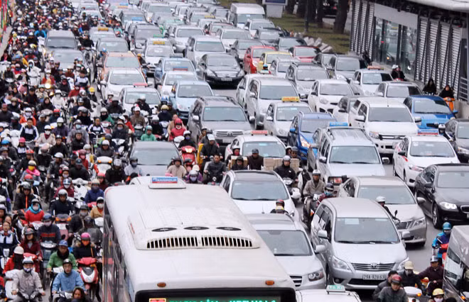 Những ngày này, nhiều tuyến phố ở Hà Nội luôn trong tình trạng ùn tắc.