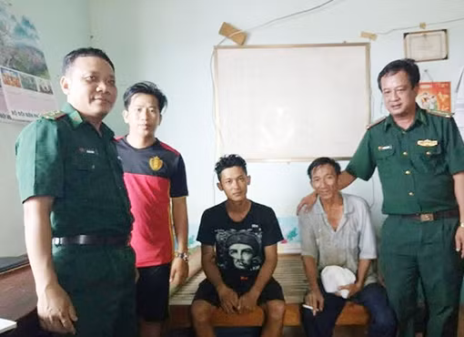 Cứu sống 3 thuyền viên bị nạn trên biển