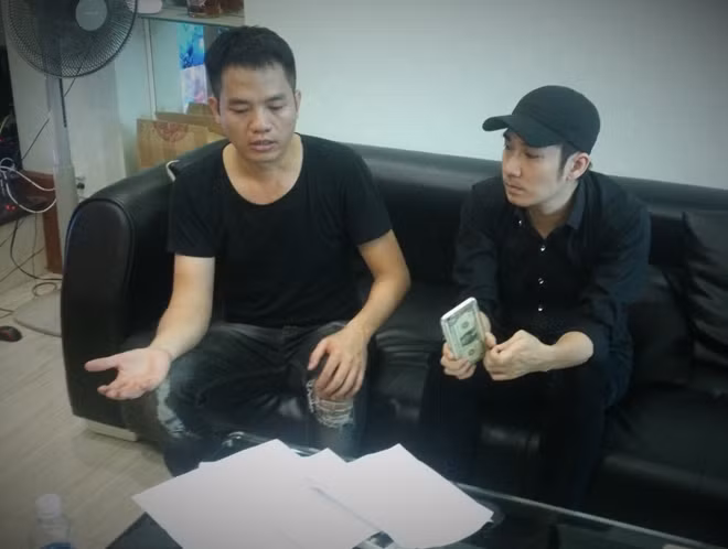 Ca sĩ Quang Hà và anh Cường trình bày vụ việc