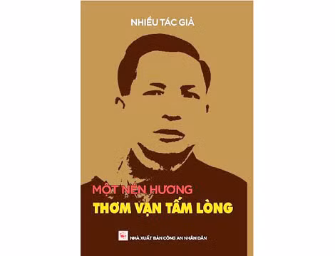 Bìa cuốn sách “Một nén hương thơm vạn tấm lòng”.