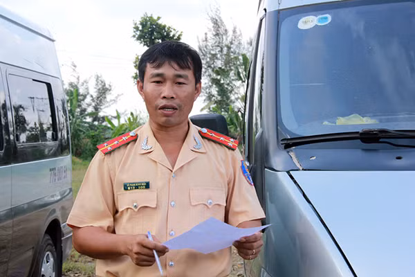 Đại úy Lê Phan Minh Mẫn, Phó Trạm trưởng trạm CSGT Công an huyện Thăng Bình.