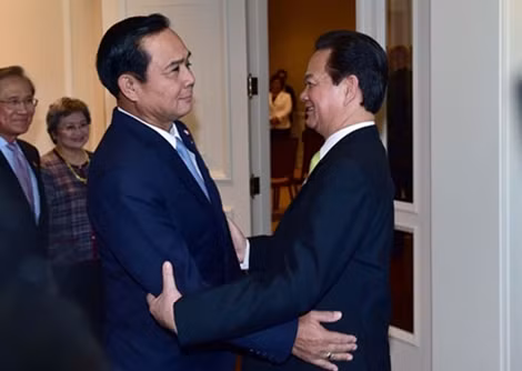 Thủ tướng Nguyễn Tấn Dũng và Thủ tướng Thái Lan Prayuth Chan-ocha. Ảnh: VGP/Nhật Bắc