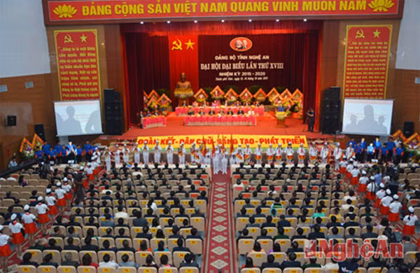 Khai mạc Đại hội đại biểu Đảng bộ tỉnh Nghệ An lần thứ XVIII (ảnh Báo Nghệ An).