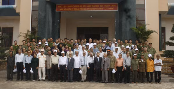 Các đại biểu dự gặp mặt.