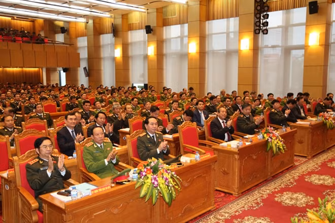 Các đại biểu tại hội nghị.