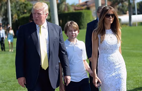 Tỉ phú Donald và Melania Trump cùng con trai.