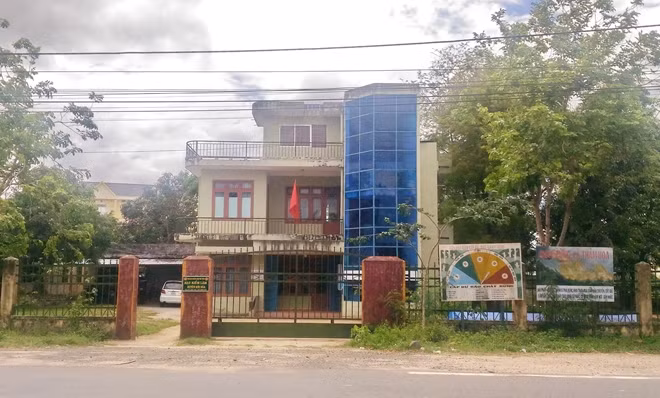 Hạt kiểm lâm huyện Sơn Hòa - nơi ông Lê Văn Hiện làm việc gần 6 năm qua trước khi bỏ trốn