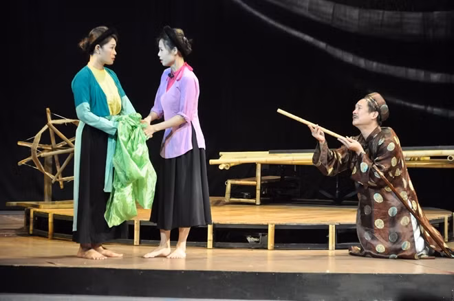 "Lời nói dối cuối cùng" của tác giả Lưu Quang Vũ - bản dựng mới nhất của Nhà hát Tuổi trẻ Việt Nam là một trong số các nội dung nổi bật của dự án "Chắp cánh niềm tin" năm 2016