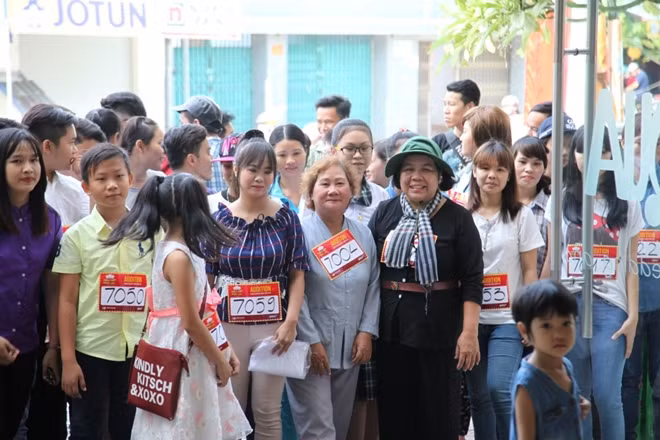 Thí sinh đủ mọi lứa tuổi đăng ký tham gia cuộc thi