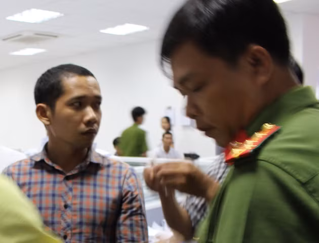Nghi phạm bị bắt ngay tại nơi làm việc vào chiều 6-5.