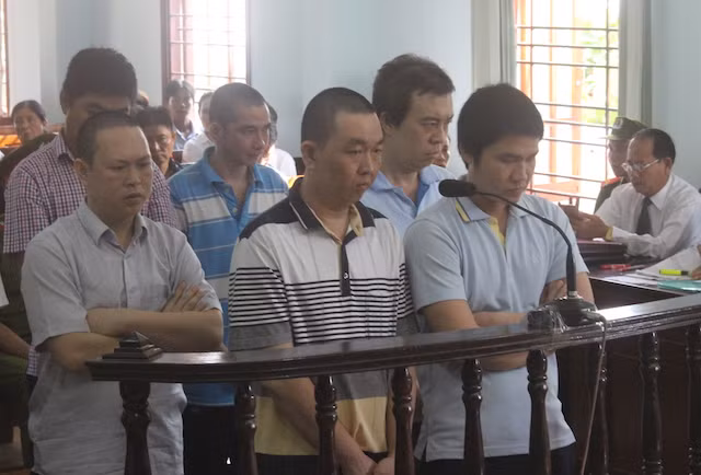 Các bị cáo tại phiên toà.