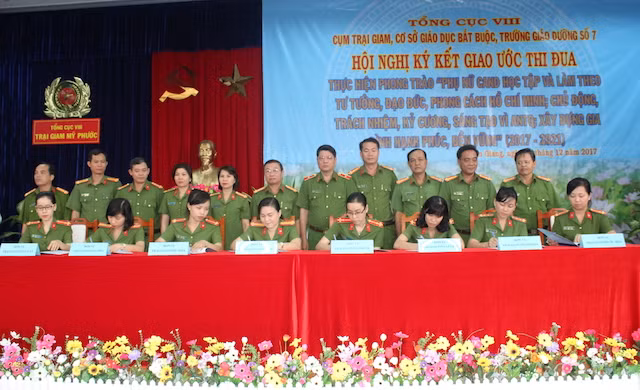 Hội phụ nữ Cụm thi đua số 7 ký kết giao ước thi đua.