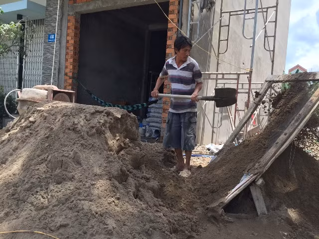 Giá cát xây dựng, tăng gấp 3 lần.