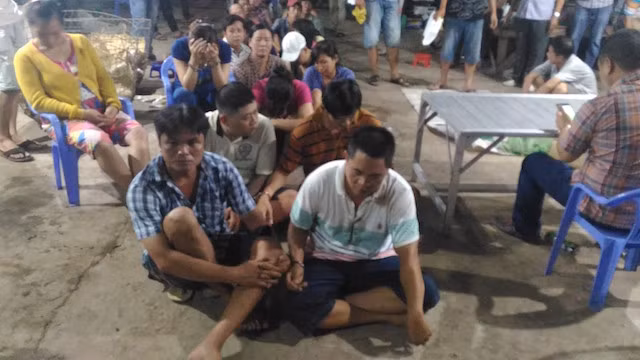Các đối tượng cùng tang vật bị tạm giữ.