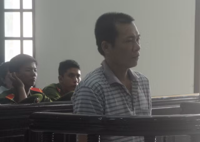 Lộc tại phiên toà.