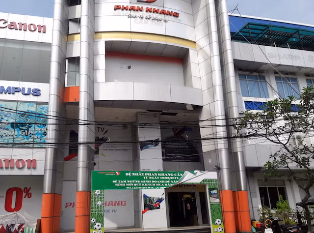 Cửa hàng điện máy Phan Khang Cần Thơ.