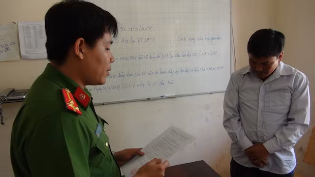 Nghi phạm bị khởi tố, bắt tạm giam.