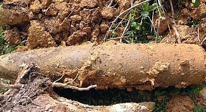 Quả bom được người dân phát hiện khi đào móng nhà.