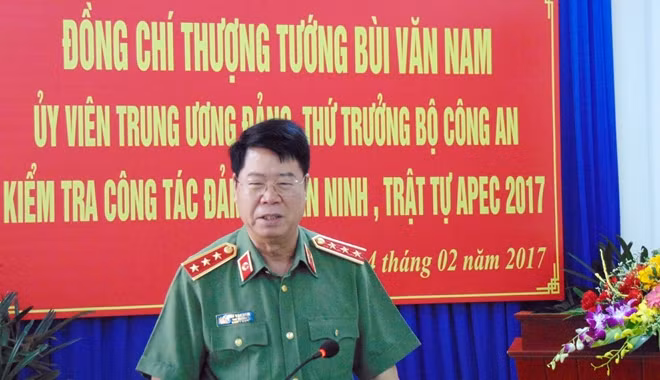 Thứ trưởng Bùi Văn Nam phát biểu tại buổi làm việc.