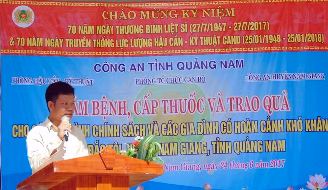 Ông Tơ Ngôl Vứt, Bí thư Đảng ủy xã Đắc Tôi, thay mặt địa phương và người dân được khám bệnh, phát thuốc miễn phí và nhận quà lần này, bày tỏ lòng cảm ơn chân thành đến đoàn công tác. Đây là hoạt động hết sức ý nghĩa và thiết thực đối với người dân địa phương.