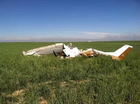 Chiếc Cessna 150 đã rơi khi phi công cùng hành khách "tự sướng".