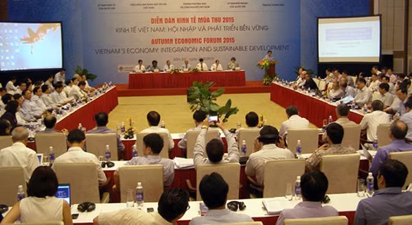 Quang cảnh Diễn đàn Kinh tế mùa Thu 2015.