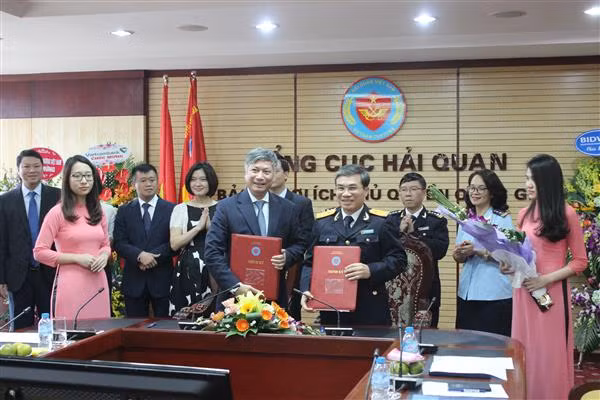 Tổng cục Hải quan ký kết với Vietcombank