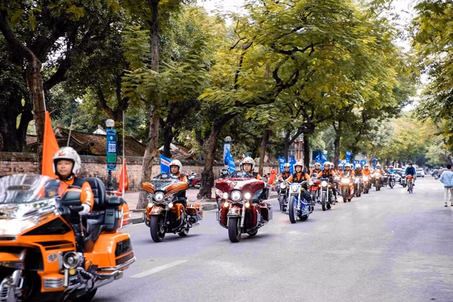 Diễu hành lan tỏa thông điệp về hòa bình