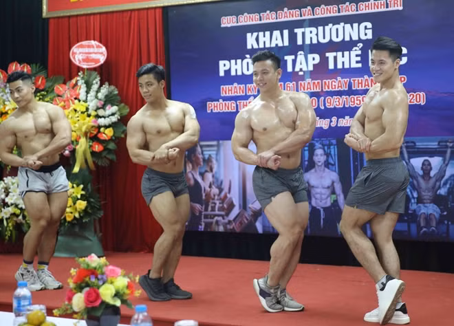 Vận động viên của Trung tâm biểu diễn thể hình