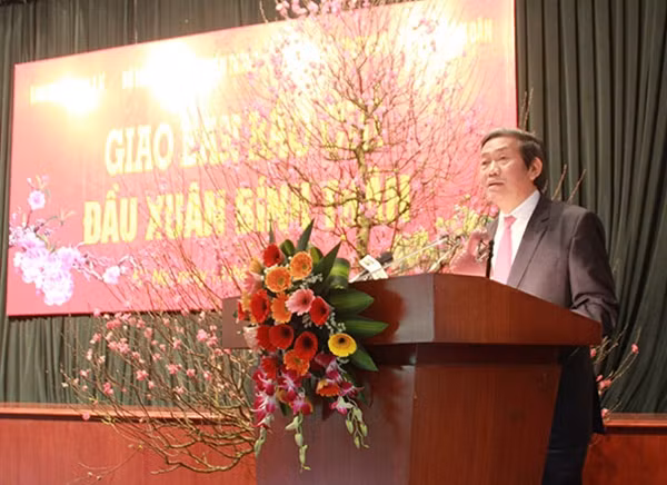 Đồng chí Đinh Thế Huynh, Ủy viên Bộ Chính trị, Thường trực Ban Bí thư, phát biểu tại buổi giao ban báo chí.