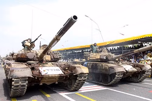 Xe tăng T-72M trong biên chế Quân đội Iran.