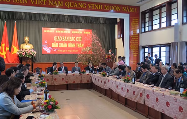Quang cảnh buổi giao ban báo chí đầu xuân Bính Thân 2016.
