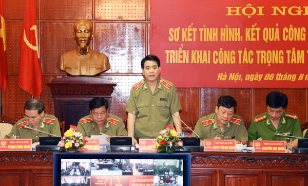Thiếu tướng Nguyễn Đức Chung, Giám đốc Công an TP Hà Nội phát biểu chỉ đạo công tác trọng tâm tháng 6/2015.