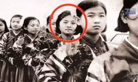 Kim Hyun-Hee (khoanh tròn) tại trung tâm huấn luyện phản gián. Kim Hyun-Hee (khoanh tròn) tại trung tâm huấn luyện phản gián.