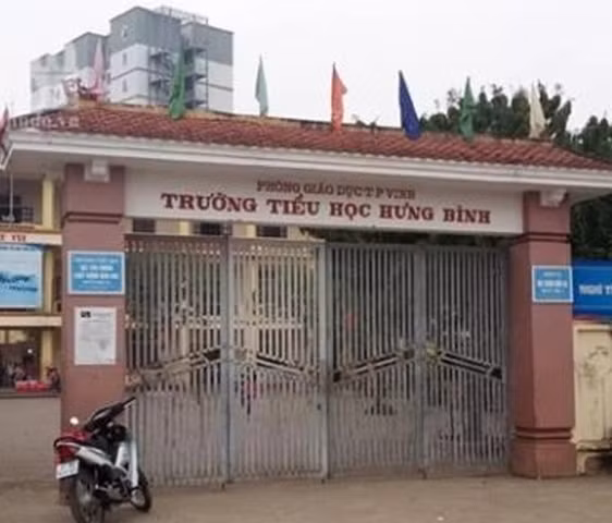 Trường TH Hưng Bình nơi thầy D công tác.