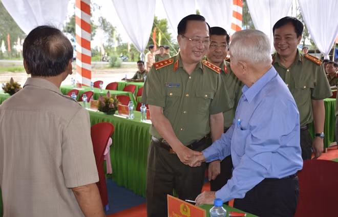Thứ trưởng Nguyễn Văn Thành dự lễ khởi công dự án công trình Khu lưu niệm An ninh Khu VIII.