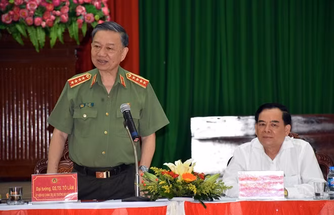 Bộ trưởng Tô Lâm phát biểu tại buổi làm việc với Công an tỉnh Bến Tre.