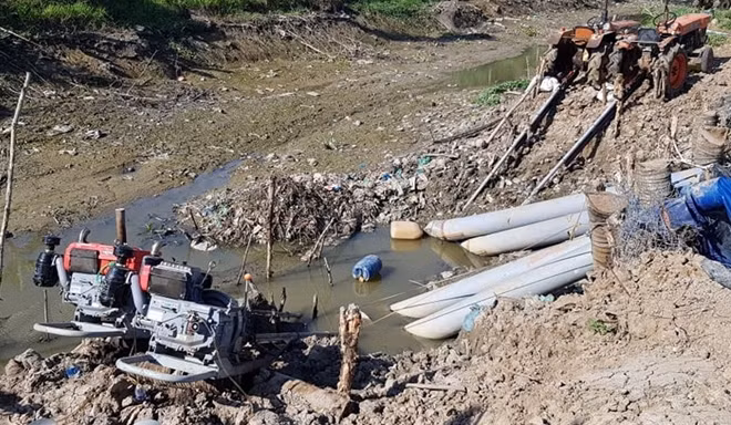 Kênh Tham Thu, huyện Gò Công Tây, Tiền Giang kiệt nước.