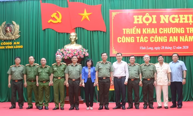 Các đại biểu dự hội nghị.
