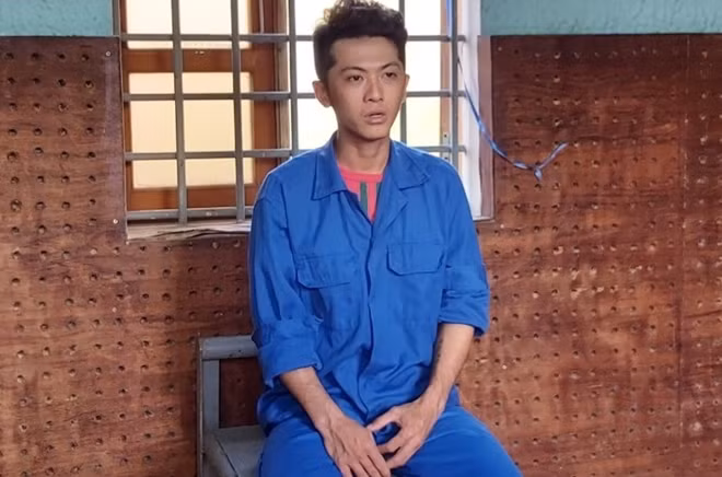 Dương tại cơ quan điều tra.