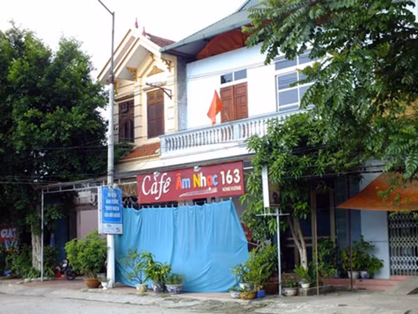 Hiện trường xảy ra vụ hành hung các chiến sĩ CSGT.