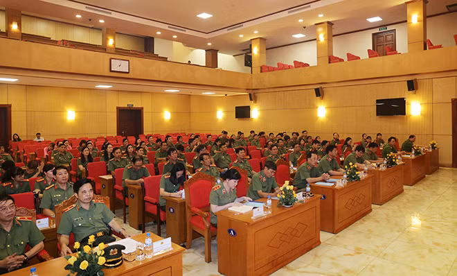 Toàn cảnh Hội nghị.